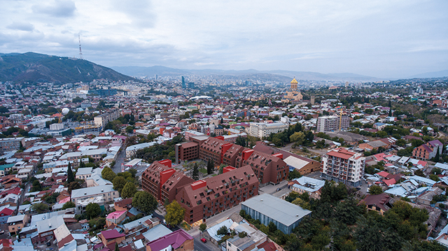 როგორ შევიძინე iPhone 16 Pro Max და რატომ აღმოჩნდა ეს საკმაოდ თავგადასავალი